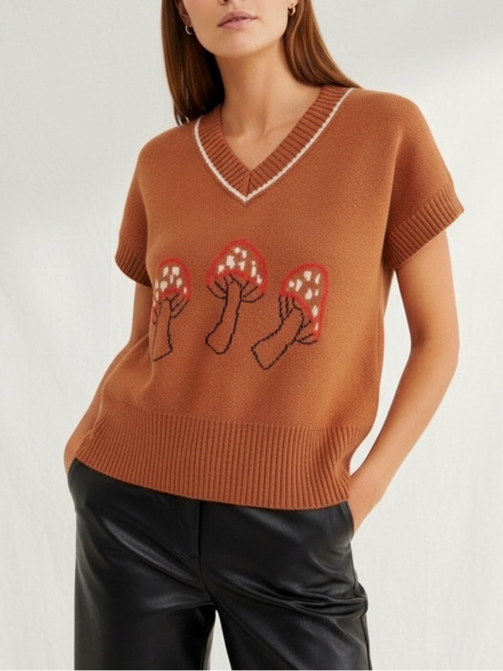 LISA SAYS GAH Fangio Oversized Knit Vest, Fungo Camel, M/L - Picture 2 of 11